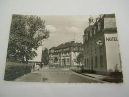 CPA - Allemagne - Bitburg / Eifel - Am Landratsamt - Hôtel Sonnen - 1957 - SUP (EW 57) - Bitburg