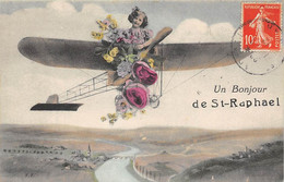 Saint Raphaël         83        Un Bonjour De... Fillette Dans Un Avion. Fantaisie   (voir Scan) - Saint-Raphaël