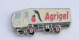 L19 Pin's Voiture Car Auto CAMION MERCEDES AGRIGEL Achat Immédiat - Mercedes