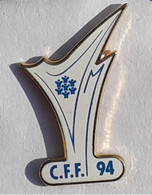 Z513 Pin's MUTUELLE ASSURANCES CFF 94 Charenton-le-Pont Val-de-Marne Achat Immédiat - Administraties