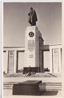 ALLEMAGNE - DEUTSCHLAND - BERLIN  - MONUMENT STATUE  GUERRE 1940 1945 - Treptow