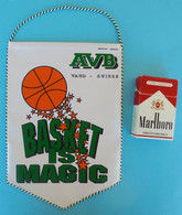 AVB VAUD - SUISSE ... Switzerland Basketball Club Pennant * Basket-ball Fanion Flag Pallacanestro Schweiz Lausanne - Uniformes, Recordatorios & Misc