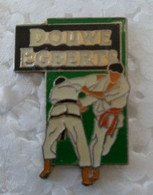 Pin's - Judo - DOUWE -EGBERTS - - Judo