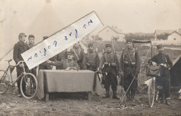 Camp Du LARZAC - Militaires - Distribution Du Courrier  ( Carte Photo ) 1/2 - Autres & Non Classés