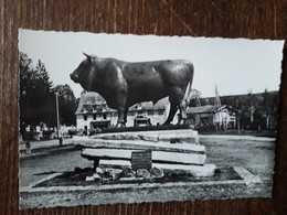 L35/140 LAGUIOLE . MONUMENT DU TAUREAU PAR GUYOT - Laguiole