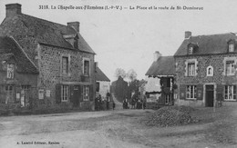 LA CHAPELLE-aux-FILZMEENS - La Place Et La Route De Saint-Domineuc - Animé - Andere Gemeenten