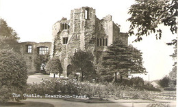 THE CASTLE, NEWARK-ON-TRENT, NOTTINGHAMSHIRE, ENGLAND. UNUSED POSTCARD Fq1 - Other & Unclassified
