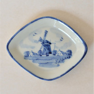 Ancienne Assiette Miniature Moulin Hollande Bleu De Delft 9 Cm Très Bon état - Delft (NLD)