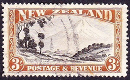 NEW ZEALAND 1942 3/- Chocolate & Yellow Brown Perf 14 X 13½ SG590c Used - Gebraucht
