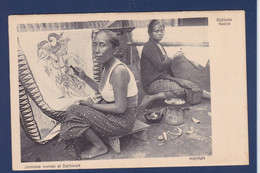 CPA Java Indonésie Type Non Circulé Dutch East Indies Métier Femme Woman - Indonesië