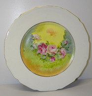 ANCIEN PLAT ROND PORCELAINE De LIMOGES T & V à Décor De ROSES ANCIENNES Au Centre ART De LA TABLE - Limoges (FRA)