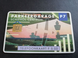 NETHERLANDS  CHIPCARD    PARKING GARAGE /SCHIPHOL AIRPORT /CENTRUM   CRD 176  HFL 5,00  MINT CARD    ** 5521** - Sin Clasificación