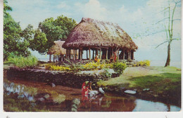 OCÉANIE - SAMOA - THE SAMOAN WOMAN WASHES CLOTHES IN A CRYSTAL CLEAR STREAM - Samoa