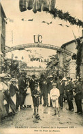 Charlieu * La Rue Du Pont De Pierre * Festival Du 5 Septembre 1909 * Fête Locale Villageois - Charlieu