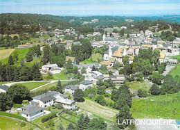 46 - LATROQUIERE : Vue Aérienne - CPM Village ( 460 Habitants )  " Toilée " Grand Format - Lot - Latronquiere