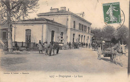 Draguignan        83         Extérieur De La Gare. . Attelage Hippomobile      (voir Scan) - Draguignan
