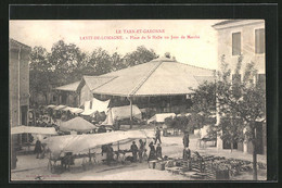 CPA Lavit-de-Lomagne, Place De La Halle Un Jour De Marché - Lavit