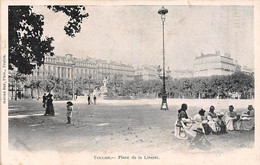 Toulon          83          Place De La Liberté     - Nourrices  - 2   (voir Scan) - Toulon