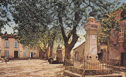 Le Val        83        Place Louis Fournier.  Monument Aux Morts     (voir Scan) - Autres & Non Classés