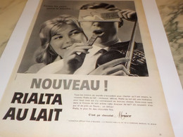 ANCIENNE PUBLICITE RIALTA CHOCOLAT MENIER 1958 - Afiches