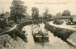 Stenay * Vue Sur Le Canal Prise De L'écluse * Péniche SALONIQUE Batellerie - Stenay