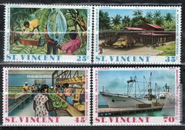 St. Vincent 1975 Mi 402-405 Banana Industry - MNH - St.Vincent (1979-...)