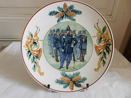 Assiette Décorative Sarreguemines Lorach Mulhouse Troupe De Militaires Officier 1920/1950 - Sarreguemines (FRA)