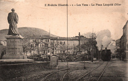 Les Vans (L'Ardèche Illustrée) La Place Et Statue De Léopold Ollier, Train (tramway) - Edition Dureau - Carte N° 2 - Les Vans