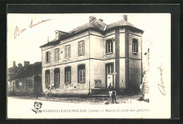 CPA Egriselles-le-Bocage, Mairie Et école Des Garcons - Egriselles Le Bocage