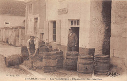 89-CHABLIS- LES VENDANGES, REPARATION DES FUTAILLES - Chablis