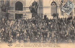 89-SENS-CONCOURS DE PÊCHE A LA LIGNE DU 17 SEP 1905- ARRIVEE DES CHAVALIERS DE LA GAULE PLACE DE L'HÔTEL DE VILLE - Sens