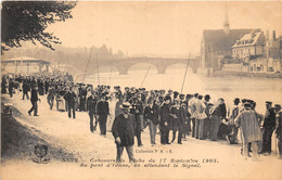 89-SENS-CONCOURS DE PÊCHE DU 17 SEP 1905, AU PONT D'YONNE , EN ATTENDANT LE SIGNAL - Sens