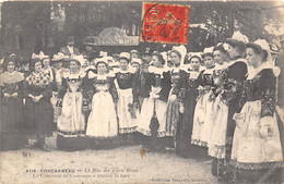 29-CONCARNEAU- LA FÊTE DES FILETS BLEUS LE CONCOURS DE COSTUMES DEVANT LE JURY - Concarneau