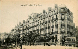 Dijon * Boulevard Et Hôtel De La Cloche * Tramway Tram - Dijon