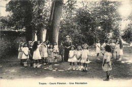 Troyes * Le Cours Fénelon * 5 Cpa * Diverses Vues De L' école * Scolaire - Troyes
