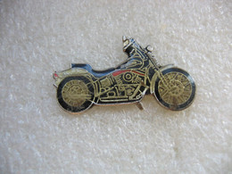 Pin's D'une Moto Harley Davidson - Motos