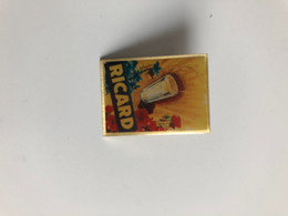 Pins Ricard - Boissons