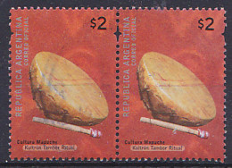 Timbre D'Argentine, Instrument De Musique Tambour Traditionnel Tp En Paire Se Tenant Obli - Used Stamps