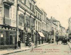 Verdun * Débit De Tabac Tabacs , La Rue Mazel , Vue Prise De La Rue St Paul * Nouvelles Galeries * Commerces Magasins - Verdun