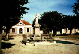 SABRES PLACE DE LA MAIRIE - Sabres