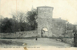 Montaut * Route Et Vieille Porte Du XIIème Siècle * Près Auch - Autres & Non Classés