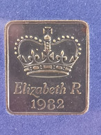 MEDAILLE ROYAL MINT ISSUE D'UN COFFRET PROOF ELISABETH R 1982 / UNC - Autres & Non Classés