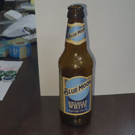 Ceska Republic-BLUE MOON-BEER-(Belgian White)(5.40%)-(330ml)-bottle Of Beer-used - Bier