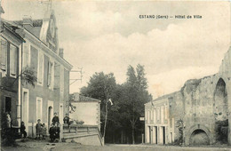 Estang * Rue Et Vue Sur L'hôtel De Ville * Mairie - Autres & Non Classés