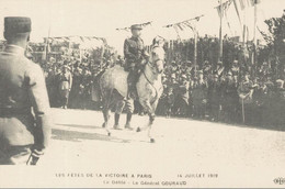 CARTE D'AUTREFOIS  GUERRES ET MILITAIRES ILE-DE-FRANCE LE GENERAL COURAUD - Ile-de-France