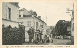 CPA FRANCE 78 "Saint Rémy Les Chevreuse, Place Du 14 Juillet" - St.-Rémy-lès-Chevreuse