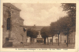 CPA Cleguerec Le Calvaire En Face L'Hôtel Legris - Cleguerec