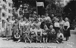 65-LOURDES- 1955 UN GROUPE DE FEMMES - Lourdes