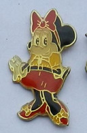 BD336 Pin's DISNEY MINNIE Achat Immédiat - Disney