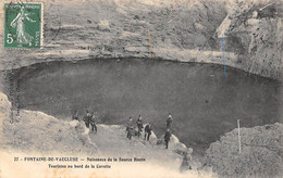 Fontaine De Vaucluse        84        Naissance De La Source Haute        (voir Scan) - Sonstige & Ohne Zuordnung